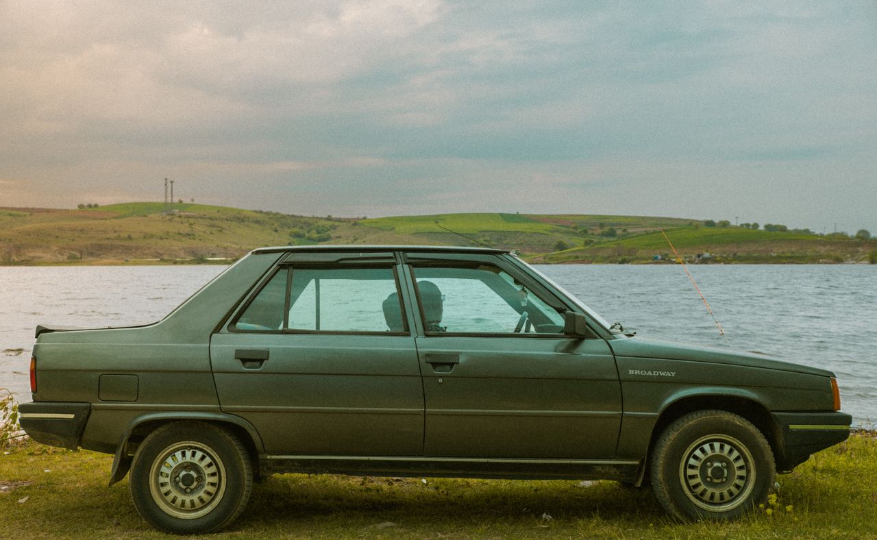 Peugeot 305